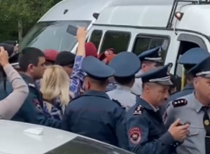 Երևանում այս պահին բերման է ենթարկվել առնվազն 30 քաղաքացի