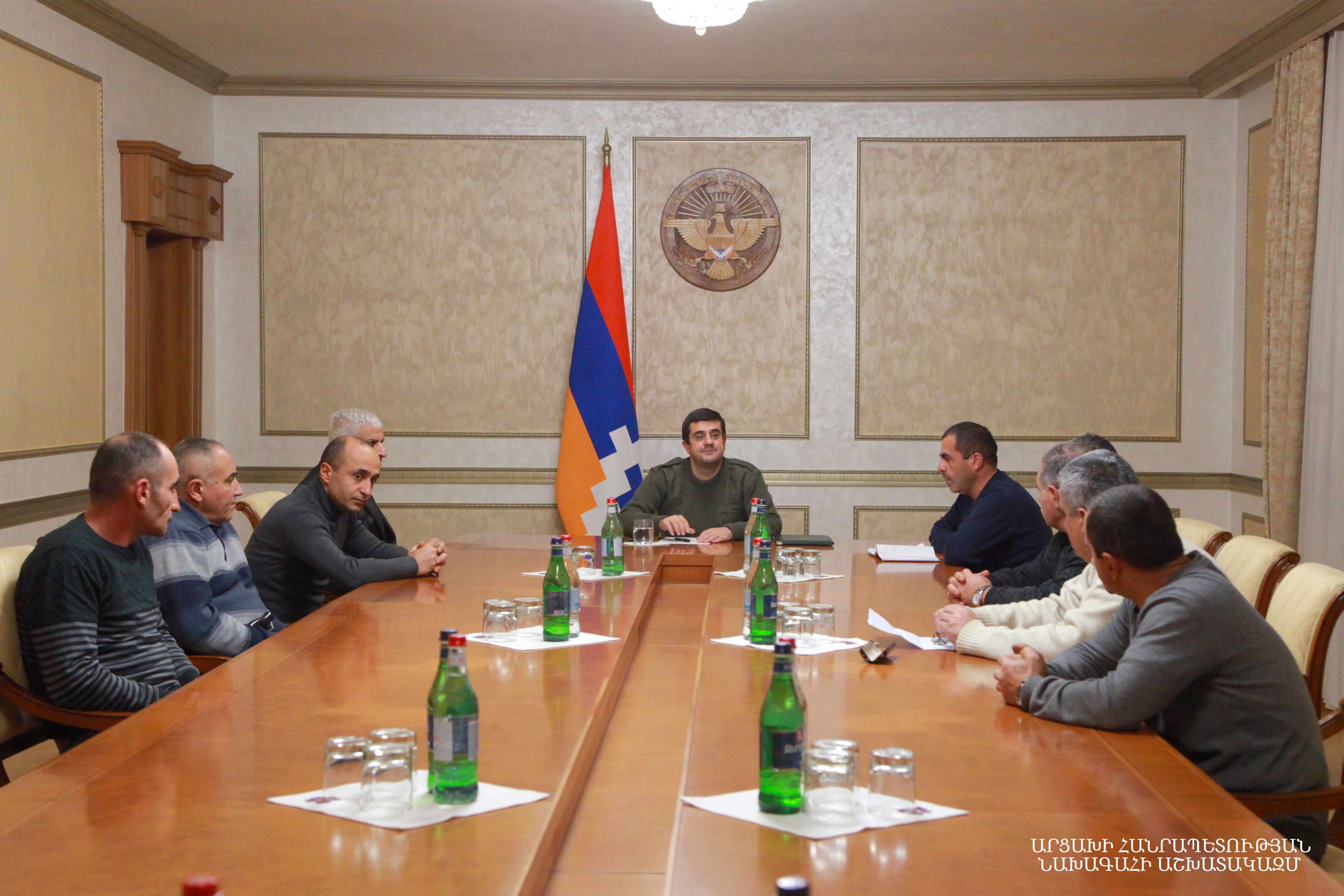 101220ArtsakhiPahestazoriSpaneriMiutyun.jpg (946 KB)