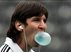 Մեսին օգնում է հիվանդ երեխաներին