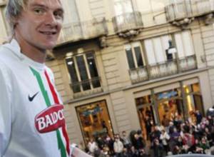 4 ժամ` ստորագրությունների համար