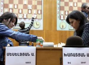 Երկու առաջատար