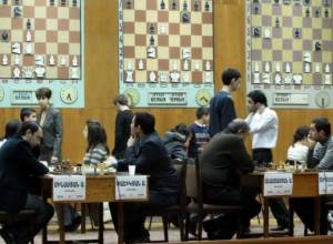 Երկու առաջատար