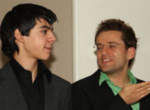 Լեւոն Արոնյանն առաջատար է