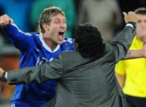 Աշխատանքից ազատեցին համբուրելու համար