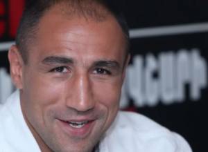 Արթուր Աբրահամը օգնում է իր դպրոցին