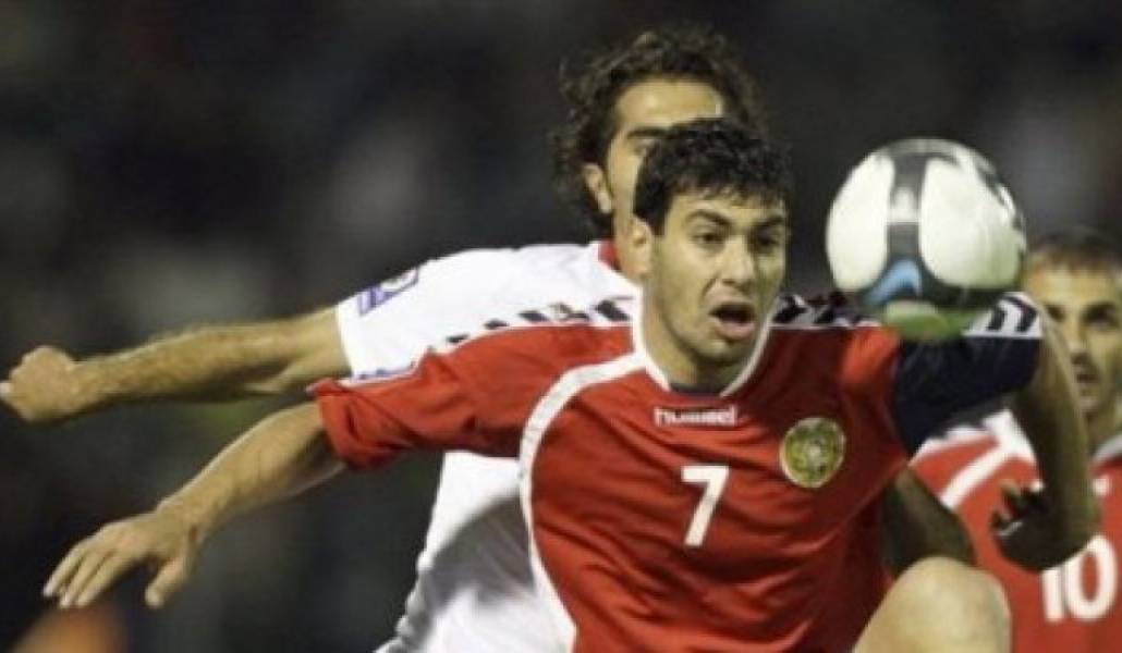 ee49ad9cbffe711ad13bd2c34145377e