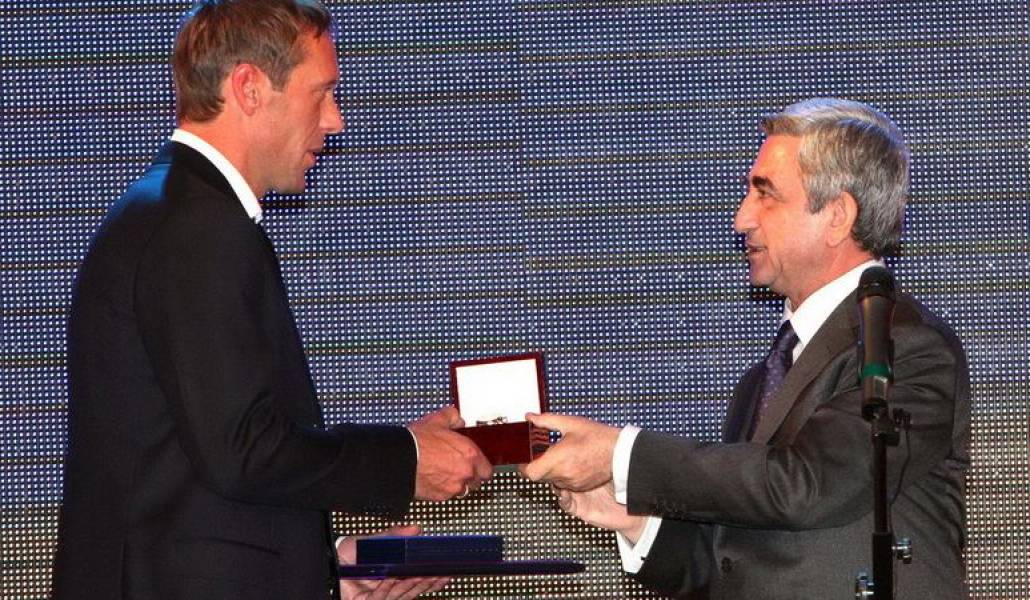 a179473e88e456e02e2e1837ca3def30