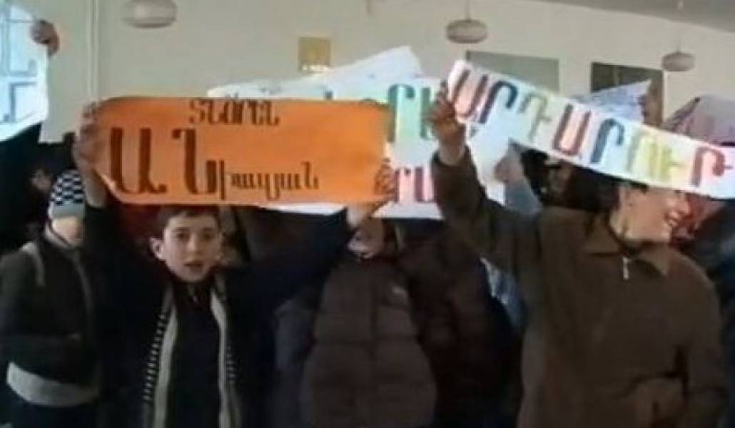 8dc4baa61cfc0db0965de5255228e15c