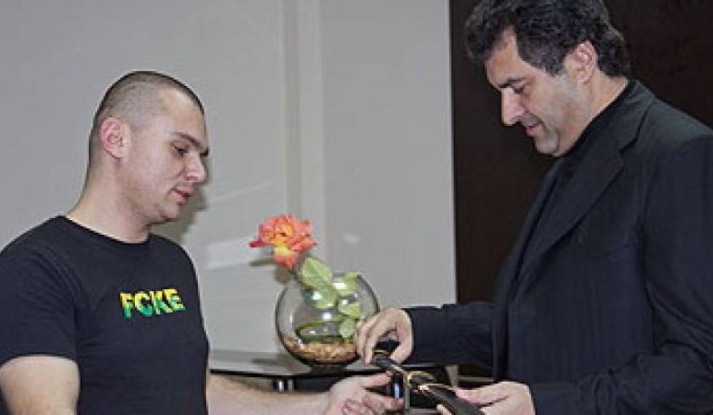 6ae98d1fbb31a4c935de5fd9cb0ef173