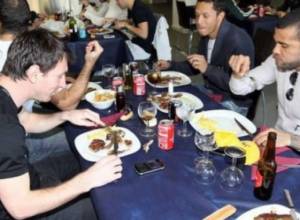 «Բարսելոնայի» ֆուտբոլիստները ճաշել են դպրոցում