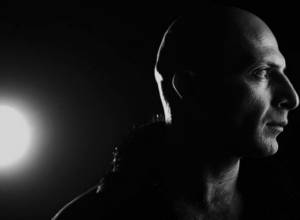 Հովհաննես Թեքգյոզյան. «Քաղաքը փախչում է»