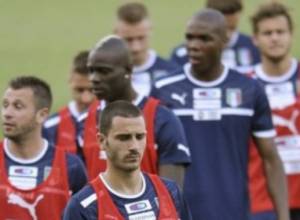 Իտալիան վիրահատված ֆուտբոլիստ է տանում Եվրո-2012