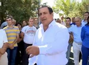 Ծառուկյանը հանդիպել է հողագործներին