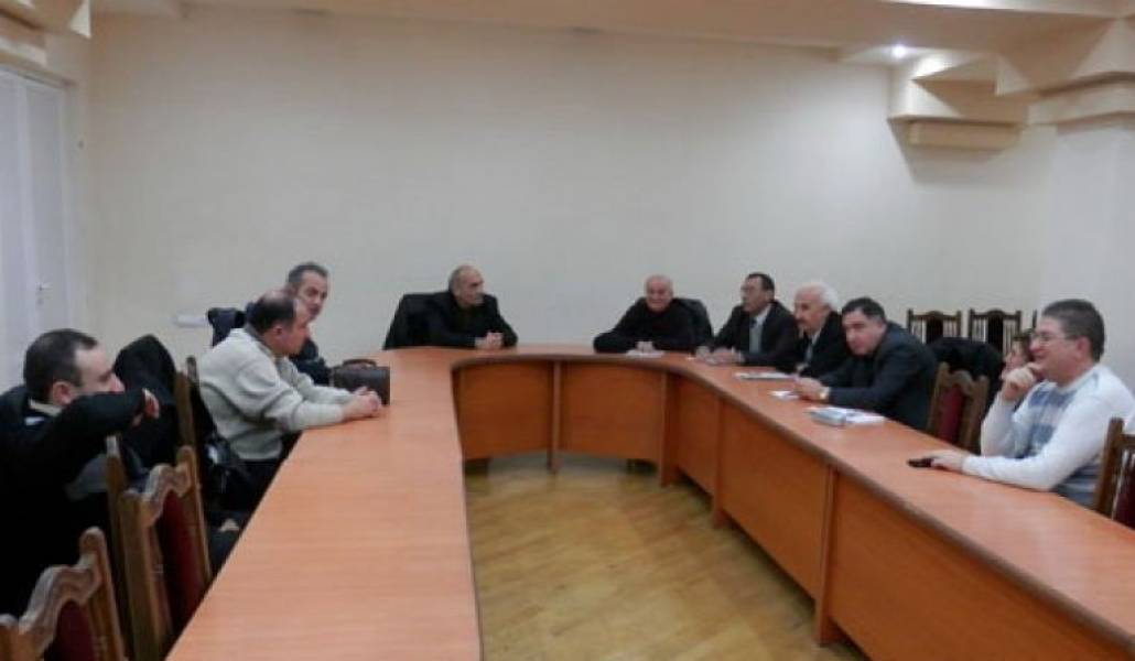 8dfc13d5c416f6af1d87d0136ad9407a