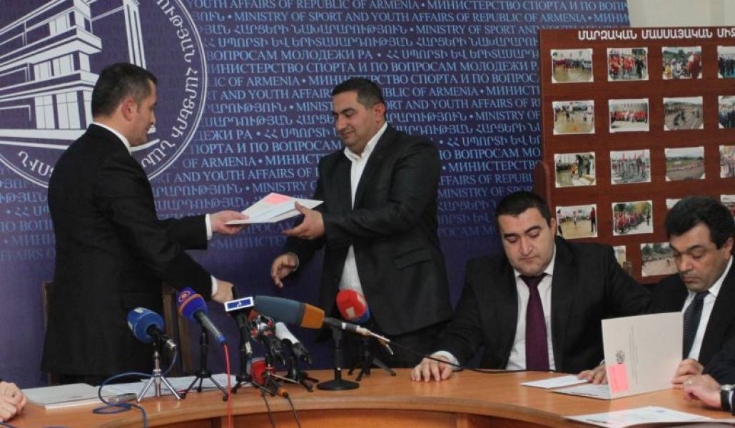 f80ee78b6822ca0f4f3f9af2d4144d04