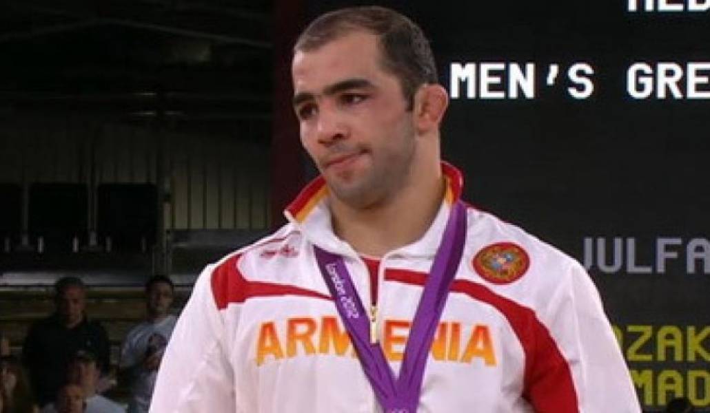 d831121bb6130d5d3d9ad9d42a7f9379