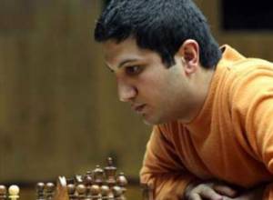 Տիգրան Քոթանջյանը` միանձնյա առաջատար