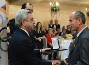 Պետական պարգեւներ եւ կոչումներ