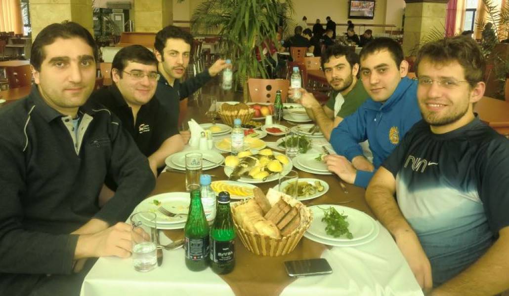 97f2a787e3a3833b3b4811daa1ee419b