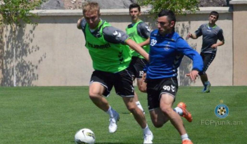 7777682ee9211c2e94ed8115453878b9