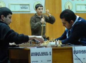 Տիգրան Քոթանջյանը` միանձնյա առաջատար