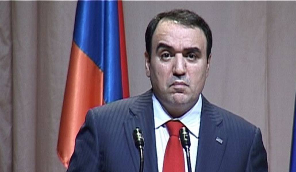 72eb99fc7d5b14d78b2782f7f7a9debd