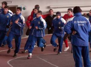 «Բանացը» ջախջախեց ետնապահին