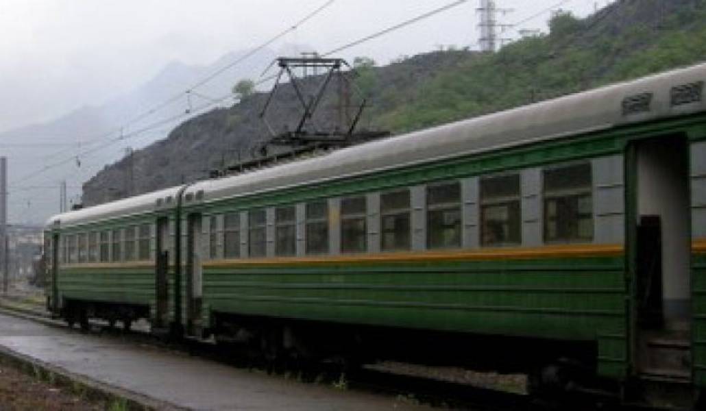 e9e6b87ba8f94e8d6ad2387aec7b604a