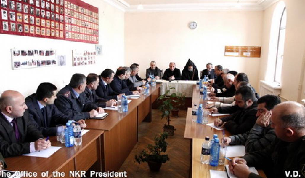 010214_Martuni_Xorhrdakcutyun_-Info