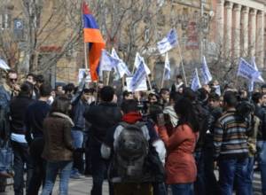 "Davo, come down and talk to us!"