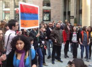 Ежегодный флэш-моб «Лей вино» в столице