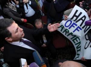 «Больна – иди лечись»: министр – экологу  