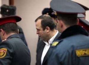 Hearing in pension fraud case to resume April 1