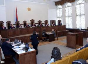 Lawyer debates controversial pension law at CC