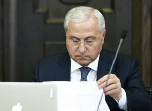 Министр сельского хозяйства передал свою зарплату кесабским армянам