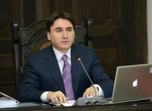 Исполнители обязанностей созывают заседание