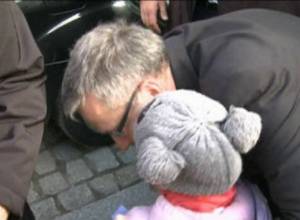 The President of Poland approached a crying little girl