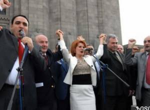 Бывшие члены ПОЕ не могут без должности