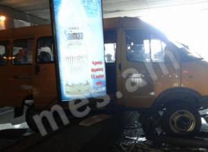 Маршрутка попала в ДТП