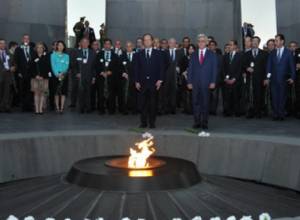 Олланд возложил цветы в Цицернакаберде