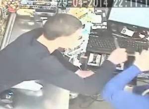 Robbery in the shop, cameras recorded the incident