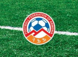 Football matches on the same day at the same time