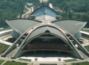 The purpose of the auction is to reduce the cost of Karen Demirchyan Complex