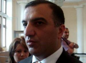 Артем Асатрян встретился с пилотами