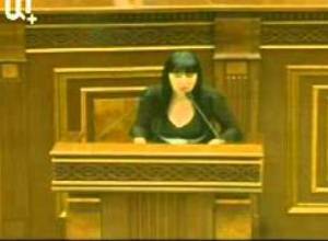 «Եթե այդքան սուրբ եք, եկեղեցու խաչն ո՞վ գողացավ»