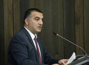 Ով է կամավոր վճարելու, ով՝ պարտադիր. սոցապնախարարի սոցփաթեթը