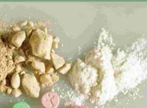 Полицейские забрали наркотики в особо крупных размерах