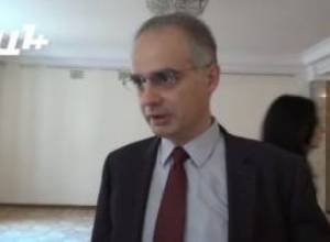 Л. Зурабян: "Мы должны бороться внутри, а народ - снаружи"