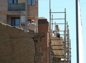 Urgent: the Afrikyans house is being dismantled