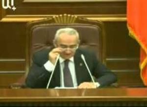 “Balloon-deputies” at the NA building